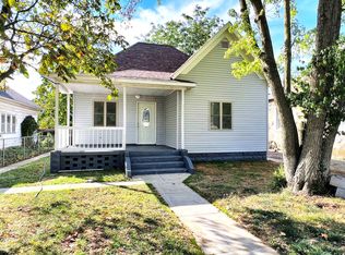 706 5th St, Monett, MO 65708