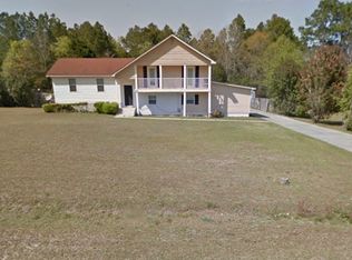 555 Edgewood Cir, Douglas, GA 31533