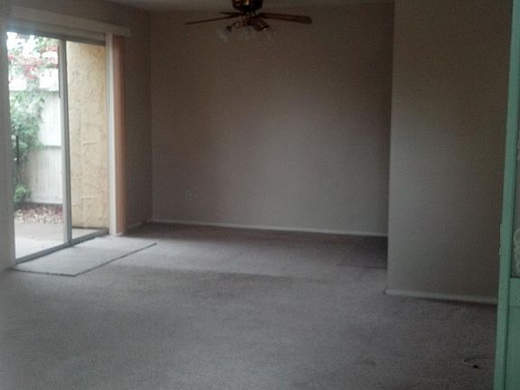 2nd image of 2233 W Farmdale Ave Unit 11