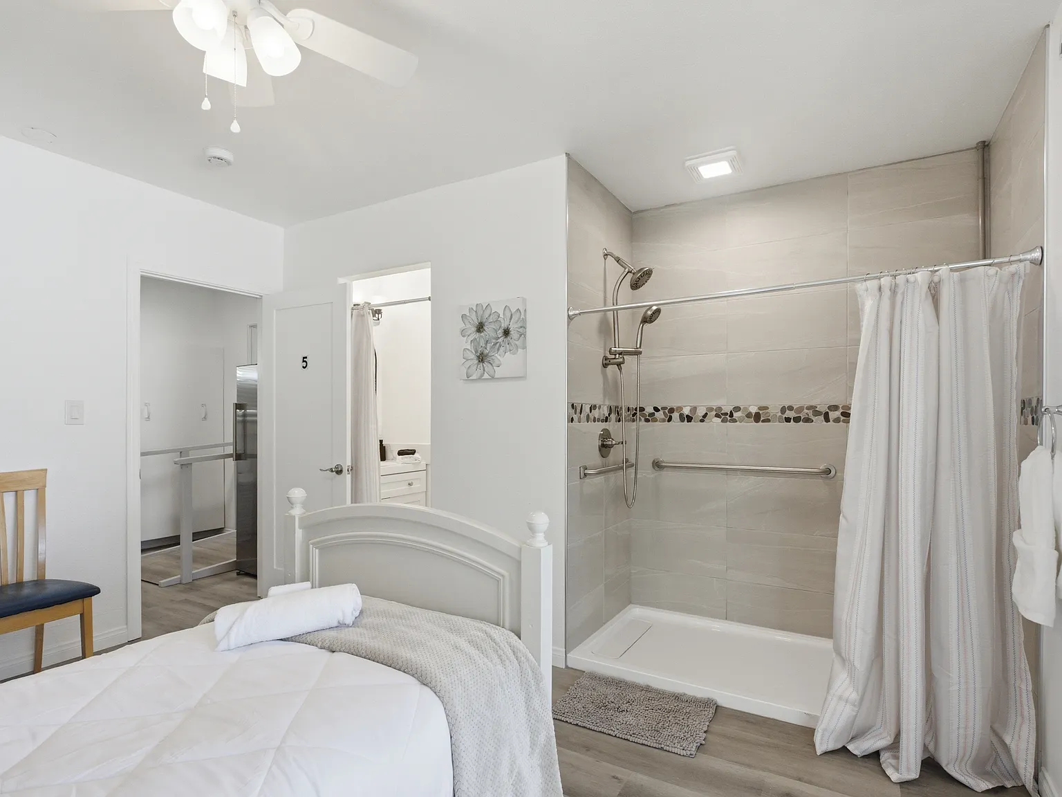 5 bed, 2000 sqft, $7,000 — Photo 3