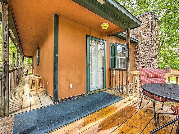 1st image of 5848 Lakeshore Dr