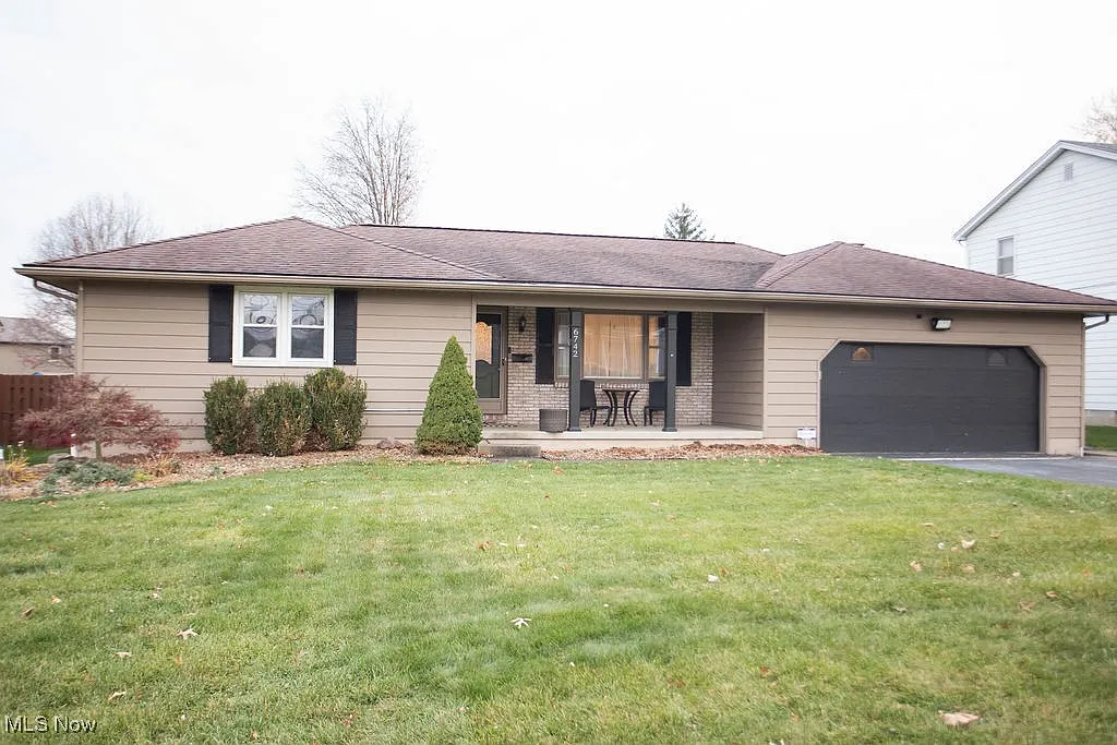 6742 Applewood Blvd photo 1