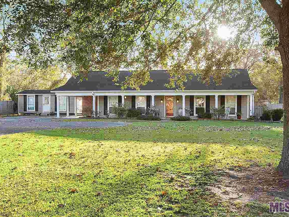 1st image of 18499 Magnolia Ests