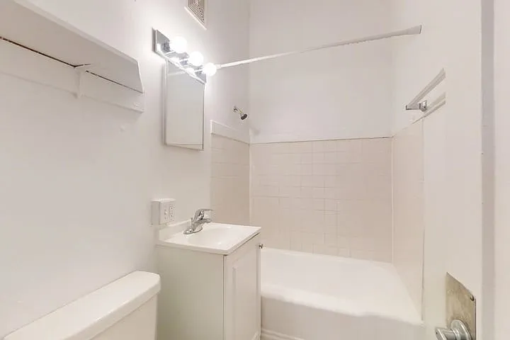 5474-5480 S. Hyde Park Boulevard — Photo 32
