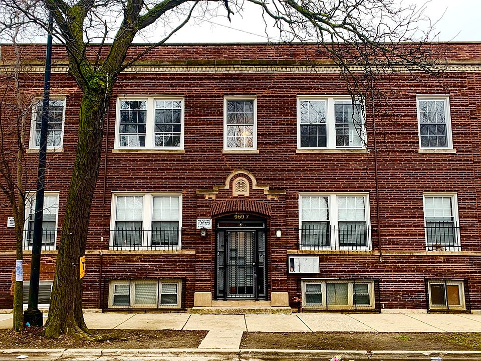 1st image of 957 N Hamlin Ave #1