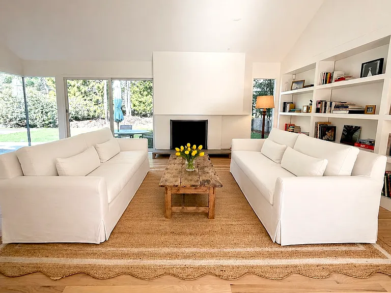 3 Lynda Ln — Photo 1