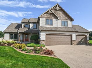 30081 Quail Pointe Dr, Granger, IN 46530