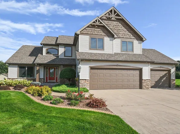 30081 Quail Pointe Dr, Granger, IN 46530