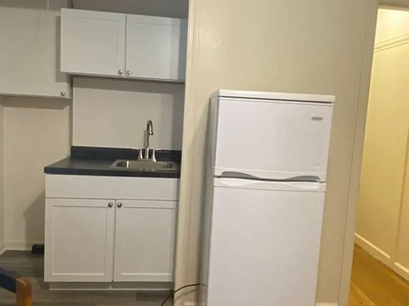 2nd image of 918 S 14th St APT B