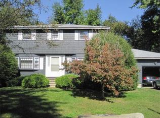 18 Hillcrest Dr, Acton, MA 01720