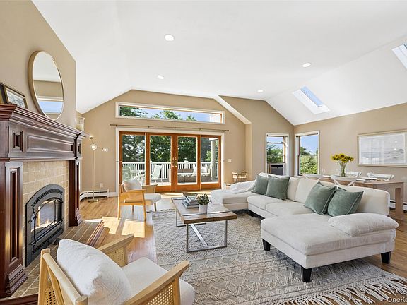 3rd image of 155 2nd Avenue