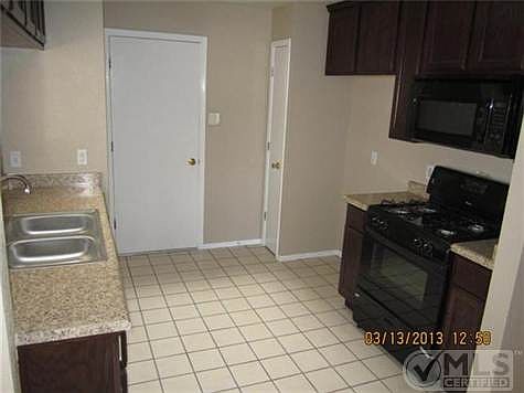 4th image of 1726 Dean Jones St