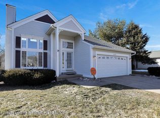 12734 Ontonagon Dr, Dewitt, MI