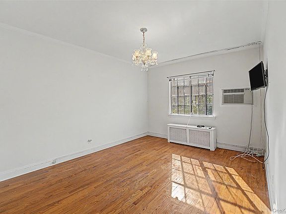3rd image of 5904 146th Street