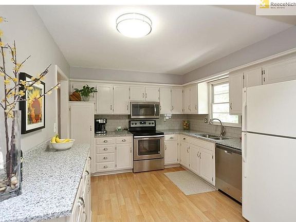 2nd image of 6226 Cottonwood Dr
