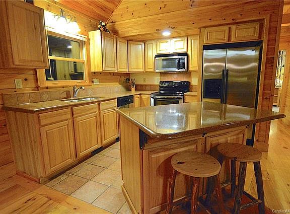 5th image of 230 Forest Dr