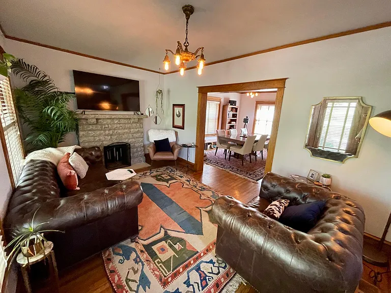Living room opens in to dinning room