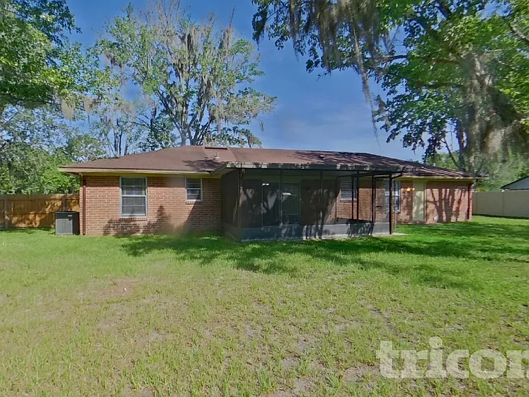 1715 Farm Way — Photo 14
