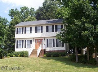 1701 Harper Spring Dr, Clemmons, NC 27012