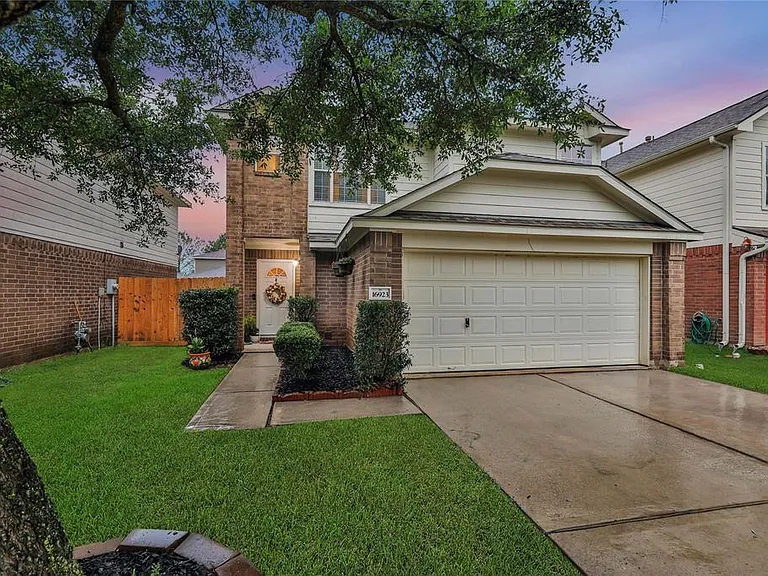 16923 Lockford Ln — Photo 1