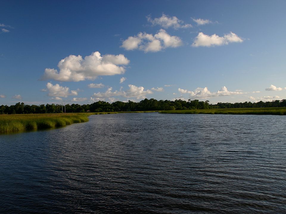 Waterfront Lot in Tanner Hal