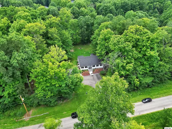 385 Highland Hills Dr, Howard, OH 43028