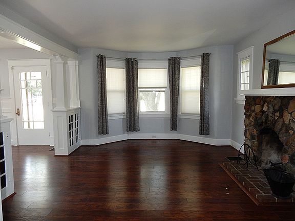4th image of 2448 Williams Ave