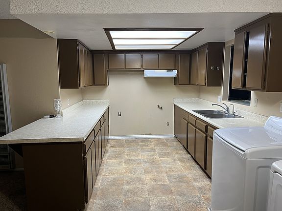 3rd image of 4154 W 159th St #1