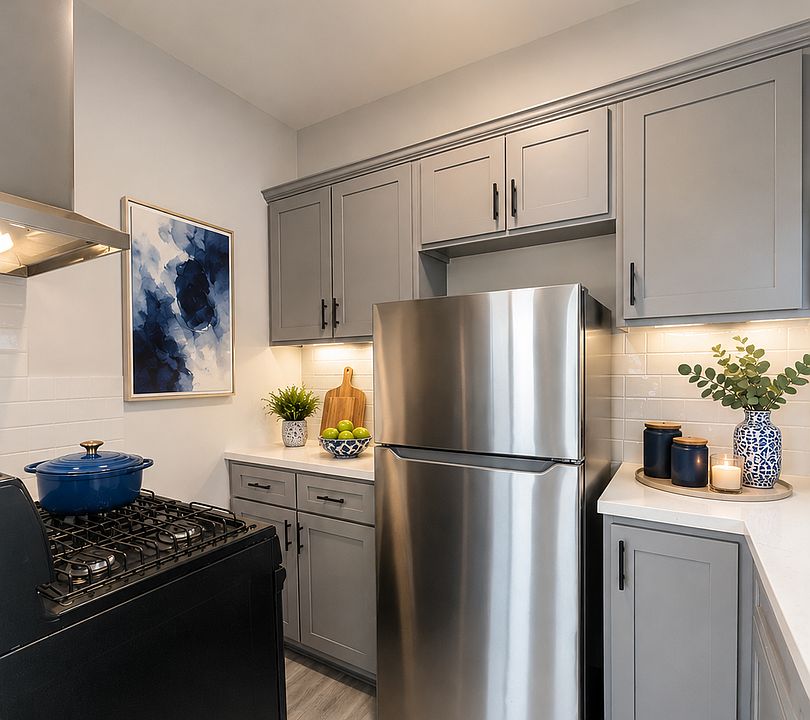 2nd image of 326 W 5th St #11