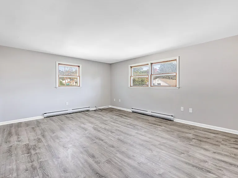 142 Alexander Ave #C3 — Photo 2