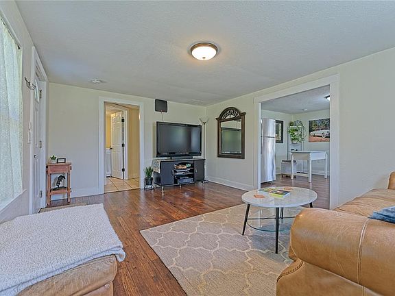 4th image of 1116 Timber Rd