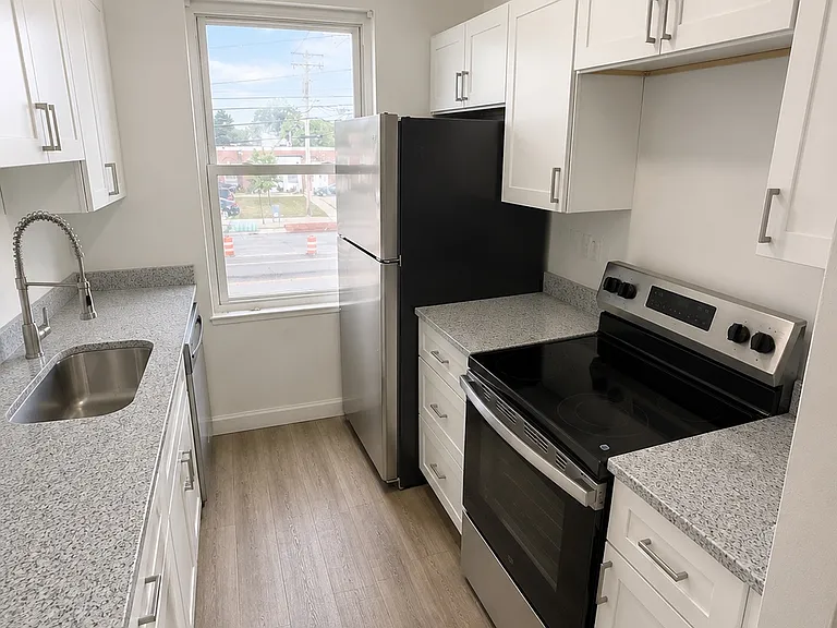 2295 Warrensville Center Rd #7 — Photo 3