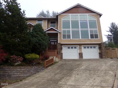 1040 NE 6th St, Newport, OR, 97365