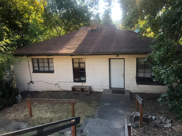 1070 NE B St, Pullman, WA 99163