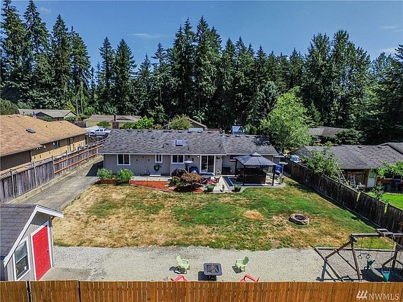 3rd image of 709 Century Ct NE