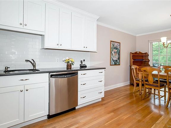 5th image of 203 Kensington Way