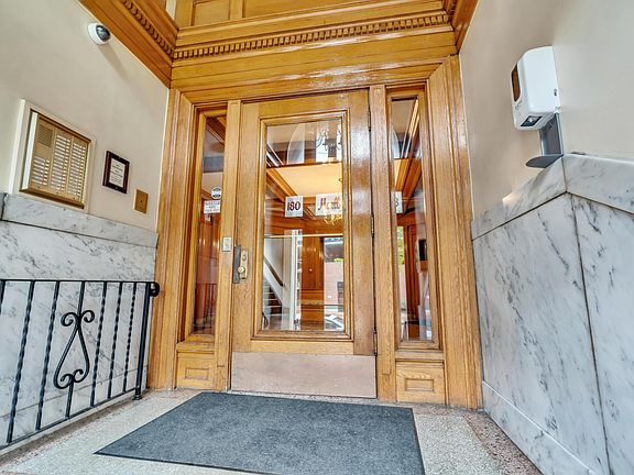 2nd image of 180 High Street #46