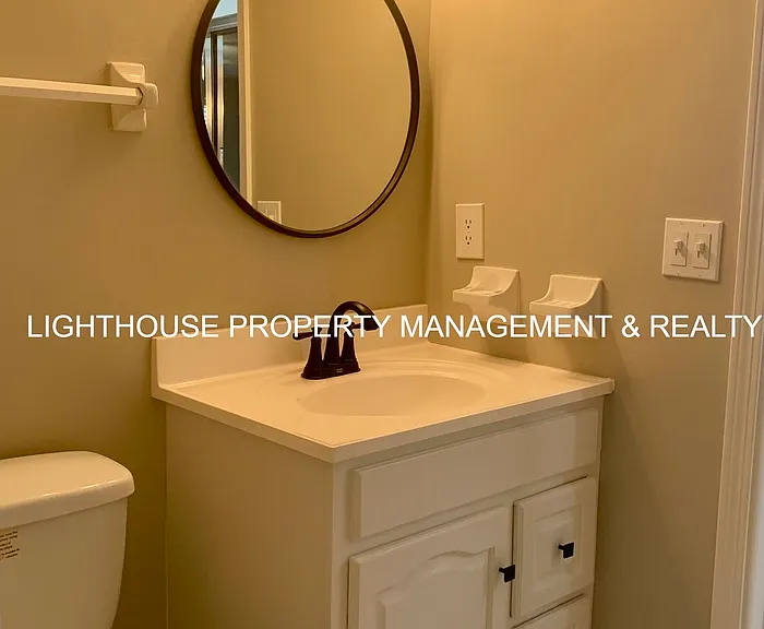 466 Crabapple Ct #D — Photo 2