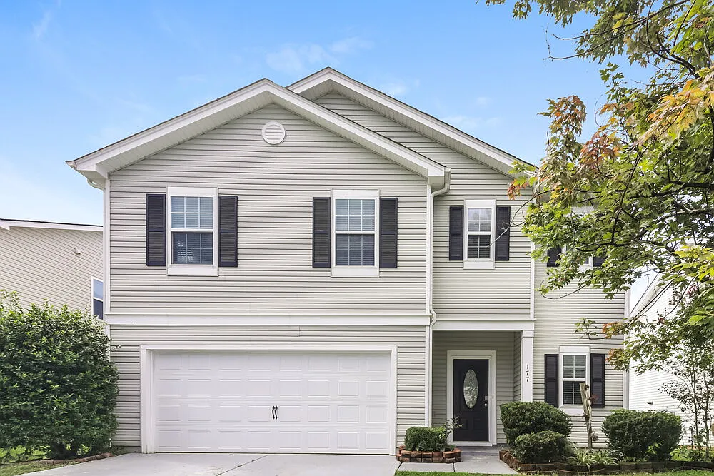 4 bed, 2.5 bath, 1884 sqft, $1,810 — Photo 1
