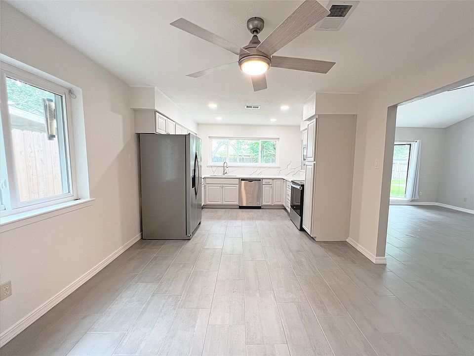 1st image of 6210 Creekside Ln #6210