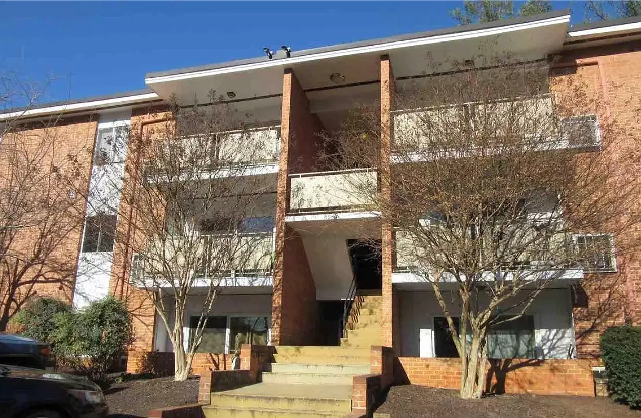 2 bed, 786 sqft, $2,200 — Photo 1