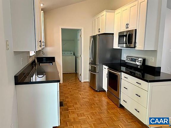 4th image of 1087 Wintergreen Ln