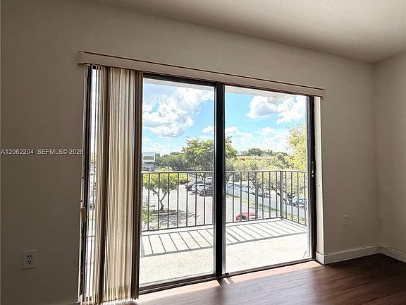 3rd image of 10431 N Kendall Dr APT D314