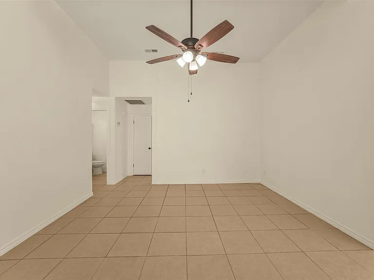 18147 Dinner Creek Dr — Photo 9