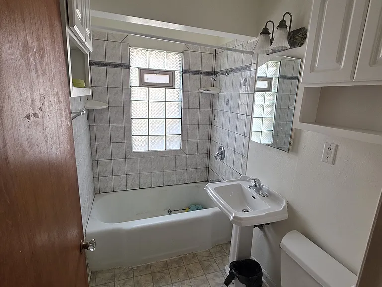 2857 S Howell Ave — Photo 10