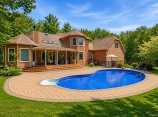 6 Foxwood Road, New Paltz, NY 12561
