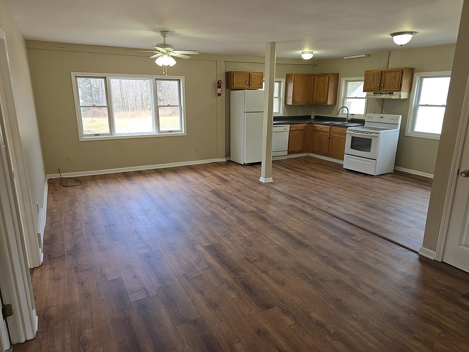 1st image of 52 Shelterwood Rd #B