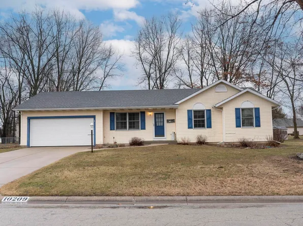 10209 Ashleys Meadow Dr, Granger, IN 46530