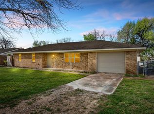 309 N 4th St, Rosebud, TX 76570