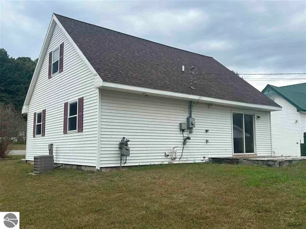 2050 S Main St, Central Lake, MI 49622